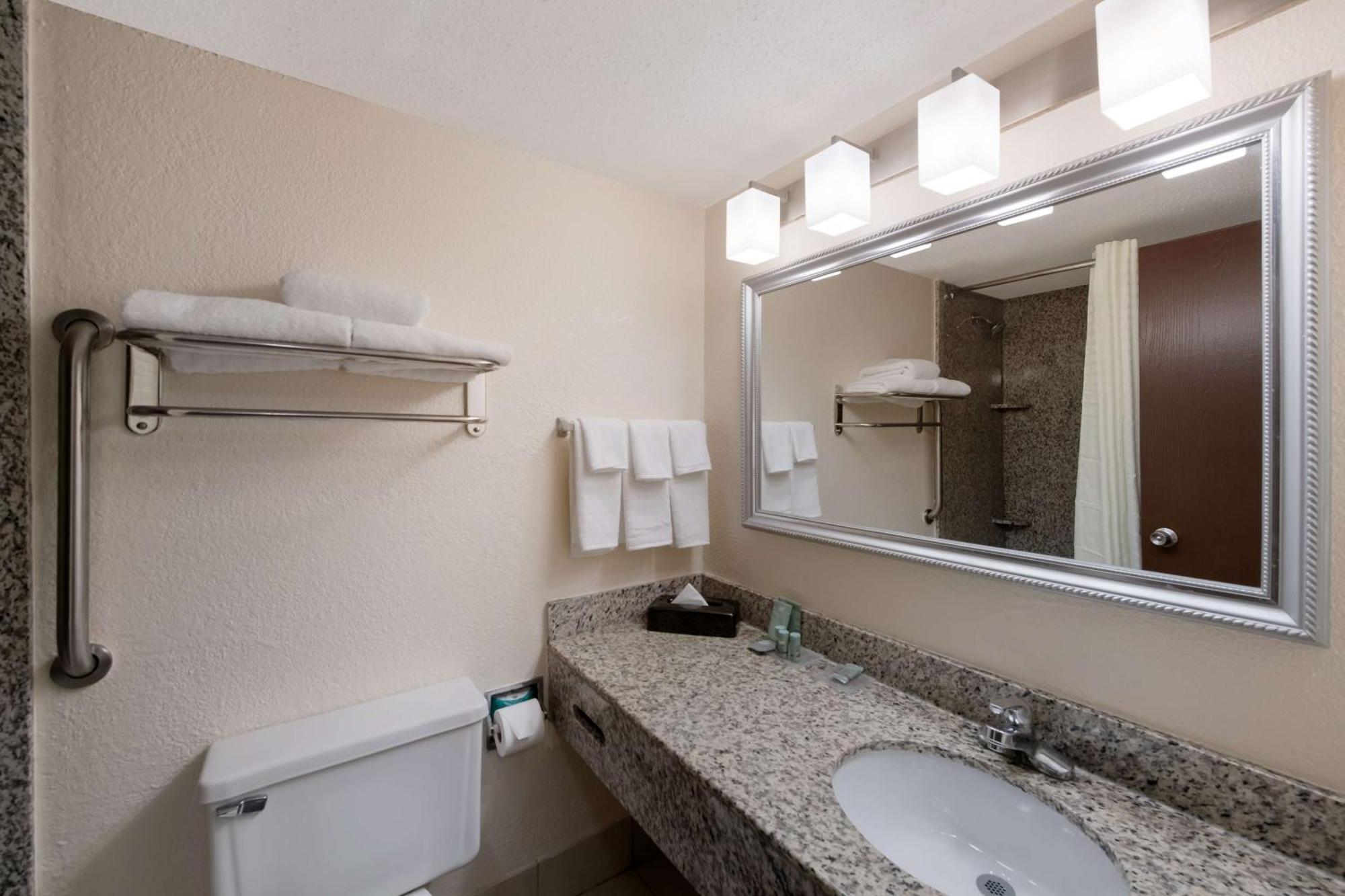 Western Coliseum Hotel Hampton