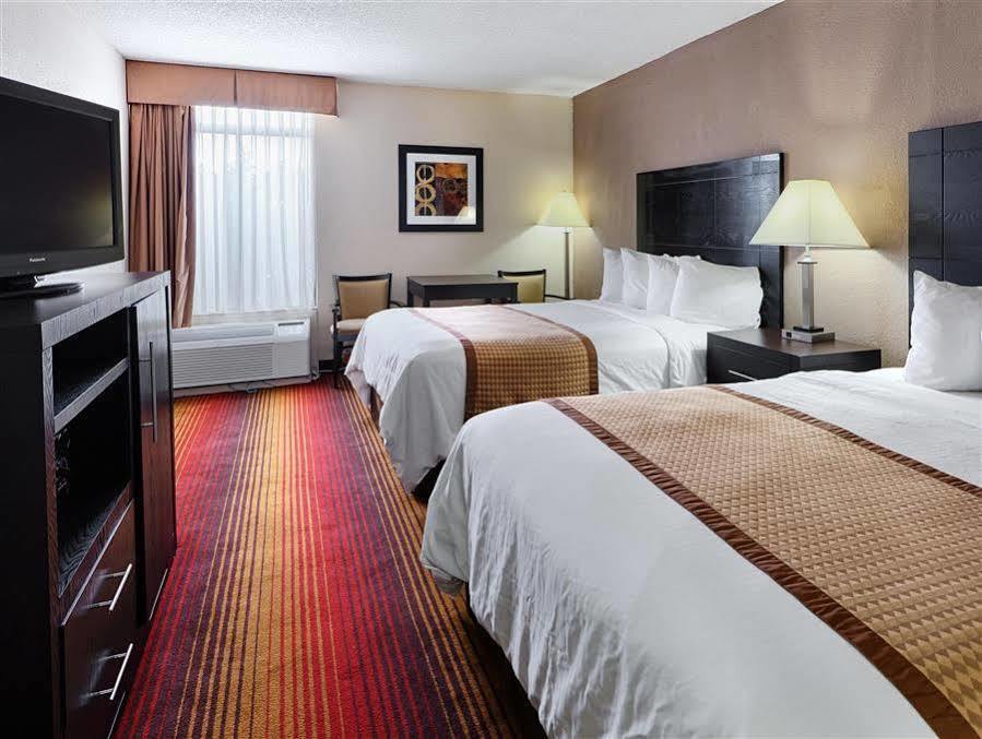Hotel Western Coliseum 3*